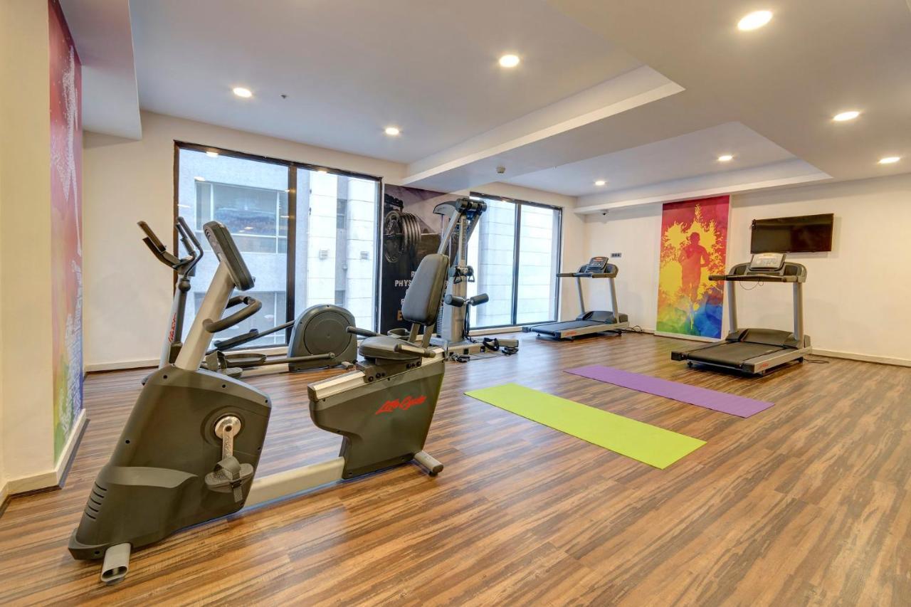 Holiday Inn Kolkata Airport By Ihg Extérieur photo The gym at the hotel