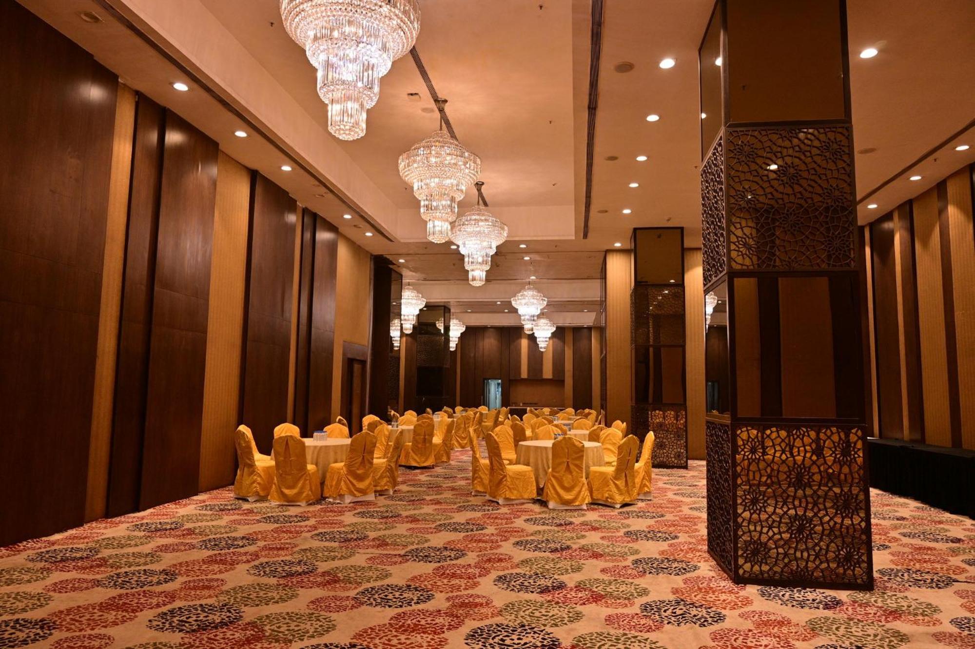Holiday Inn Kolkata Airport By Ihg Extérieur photo The Grand Ballroom