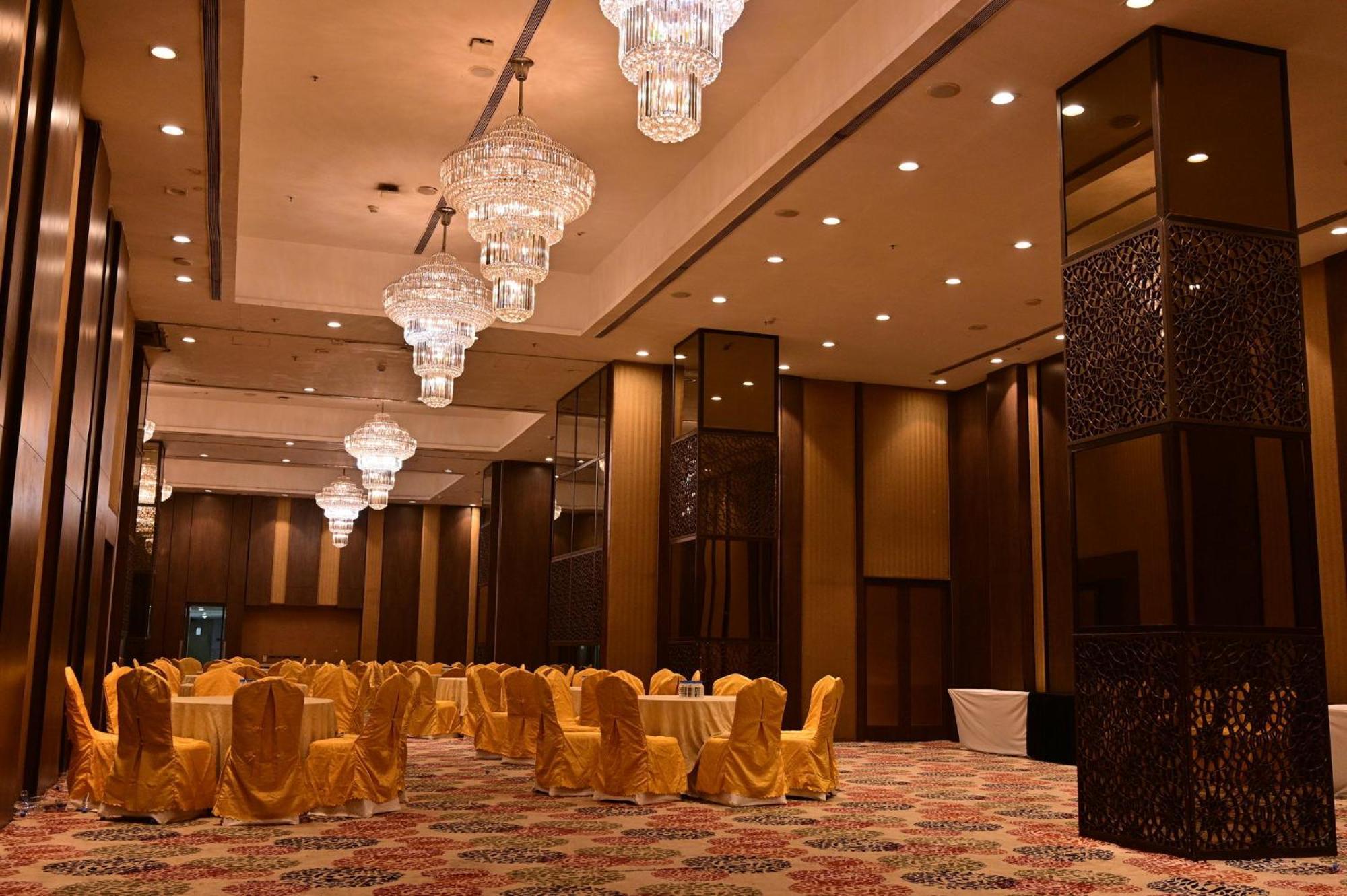 Holiday Inn Kolkata Airport By Ihg Extérieur photo The Grand Ballroom
